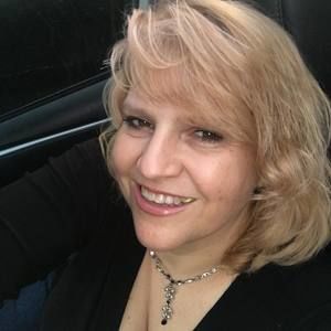 Meet your Posher, Crystal